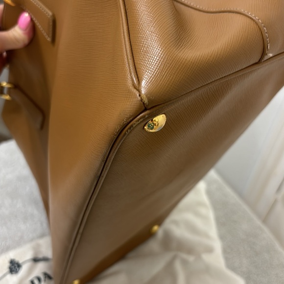 PRADA Lux Saffiano Leather Tote- camel- no zipper - Picture 8 of 15